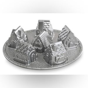 Nordic Ware Cozy Village Pan